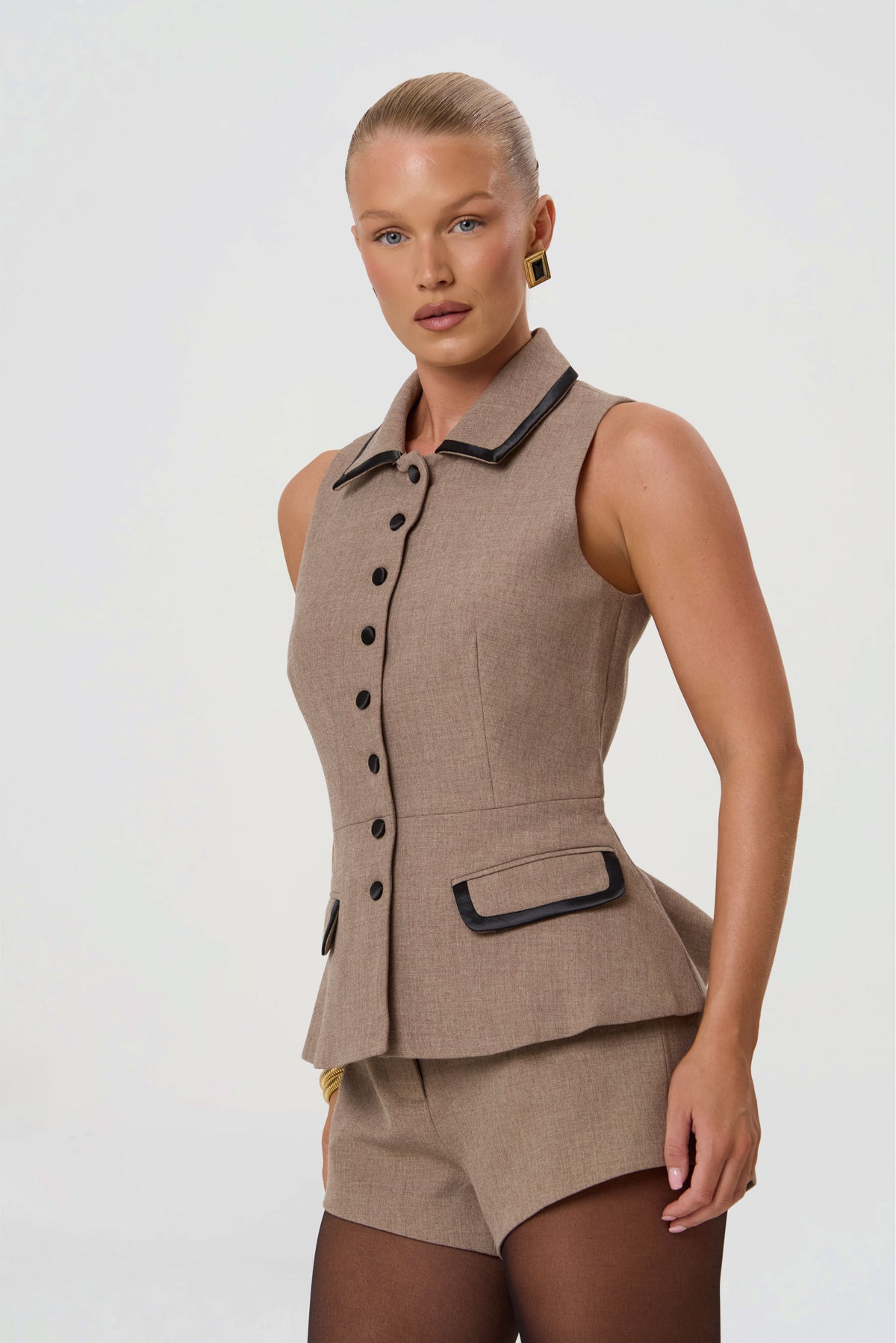 TAILORED SHORTS | TAUPE-2